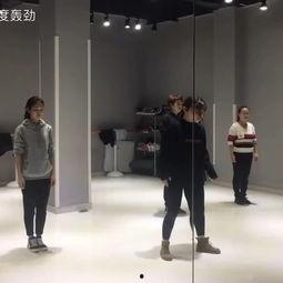 枪舞舞蹈视频,动感十足的现代舞风解析